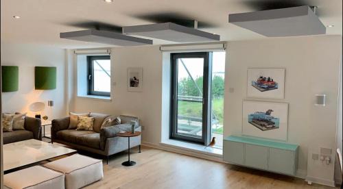 Newhaven Apartment | Beautiful modern sea-side apartment in the city