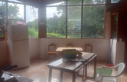 Santa Elena Cabin | beautiful place a farm. With lots of nature and animals. cozy and quiet cabin.
