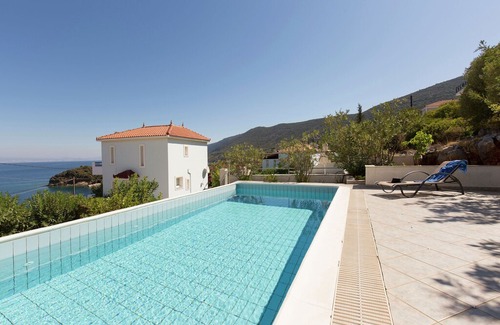 Samos Town Villa | Beautiful Villa in Agia Paraskevi Samos with Swimming Pool
