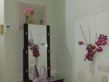 Kampung Puah Seberang Apartment | bedroom attached bathroom