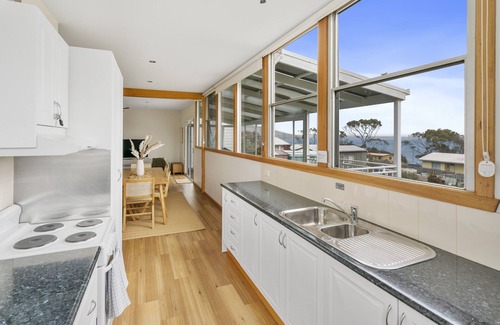 Alonnah House | Blue Cottage Bruny Island