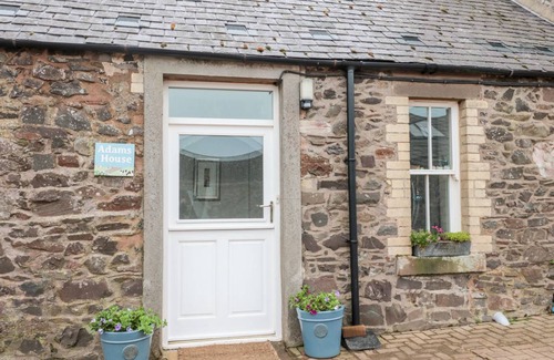 Coldingham Cottage | Cabin ∙ 1 bedroom ∙ 2 guests