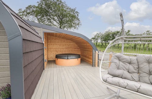 Lochmaben Cottage | Cabin ∙ 1 bedroom ∙ 4 guests