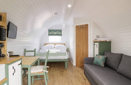 Lochmaben Cottage | Cabin ∙ 1 bedroom ∙ 4 guests