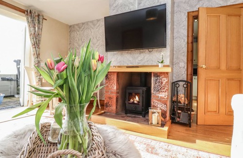 Lockerbie Cottage | Cabin ∙ 2 bedrooms ∙ 4 guests