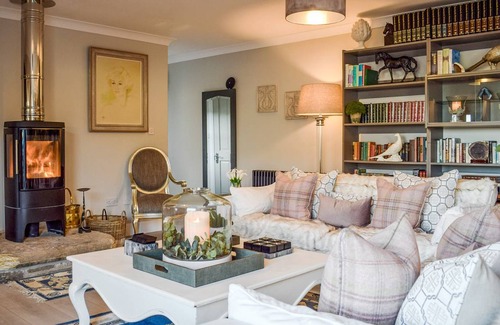 Howwood Cottage | Cabin ∙ 2 bedrooms ∙ 4 guests