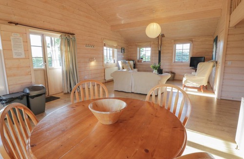 Kirkbean Cottage | Cabin ∙ 2 bedrooms ∙ 4 guests
