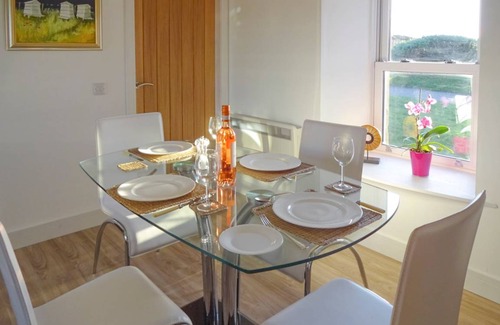 Muasdale Cottage | Cabin ∙ 2 bedrooms ∙ 4 guests