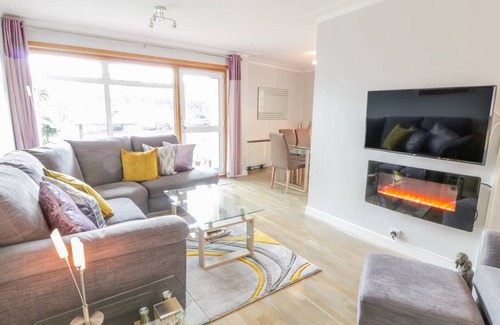 Largs Cottage | Cabin ∙ 2 bedrooms ∙ 4 guests