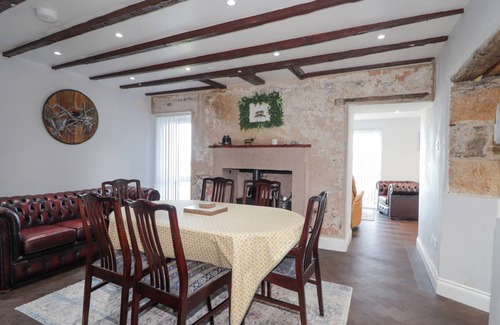 Hopeman Cottage | Cabin ∙ 2 bedrooms ∙ 5 guests