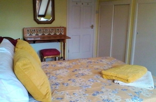 Gattonside Cottage | Cabin ∙ 2 bedrooms ∙ 5 guests