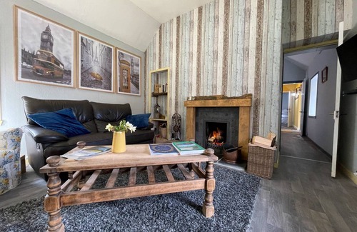 Arnisdale Cottage | Cabin ∙ 3 bedrooms ∙ 6 guests