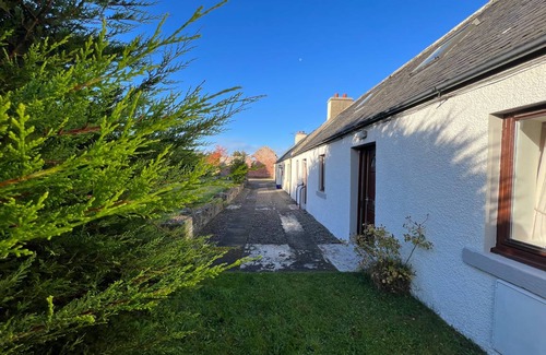 Jemimaville Cottage | Cabin ∙ 3 bedrooms ∙ 5 guests