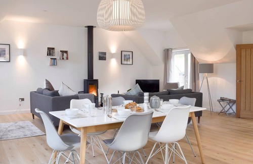 Kenmore Cottage | Cabin ∙ 3 bedrooms ∙ 6 guests