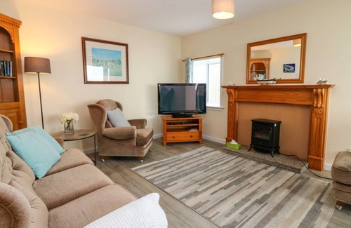 Ellon Cottage | Cabin ∙ 3 bedrooms ∙ 5 guests