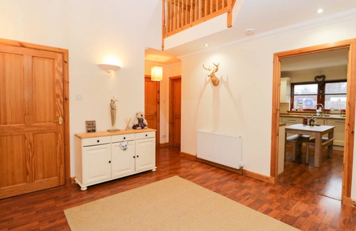 Roybridge Cottage | Cabin ∙ 3 bedrooms ∙ 6 guests