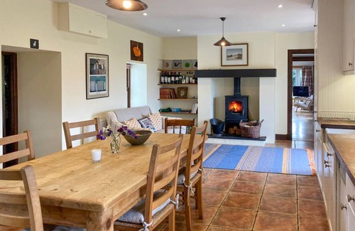 Appin Cottage | Cabin ∙ 4 bedrooms ∙ 8 guests