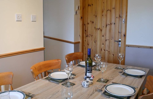 Fenwick Cottage | Cabin ∙ 4 bedrooms ∙ 7 guests
