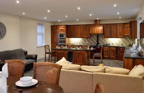 Thornhill Cottage | Cabin ∙ 4 bedrooms ∙ 8 guests