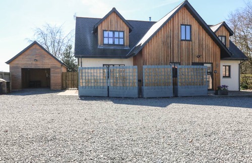 Ellon Cottage | Cabin ∙ 4 bedrooms ∙ 8 guests