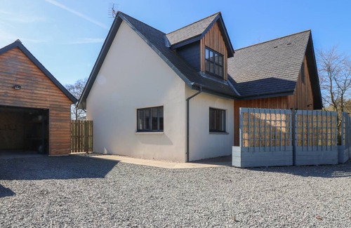Ellon Cottage | Cabin ∙ 4 bedrooms ∙ 8 guests