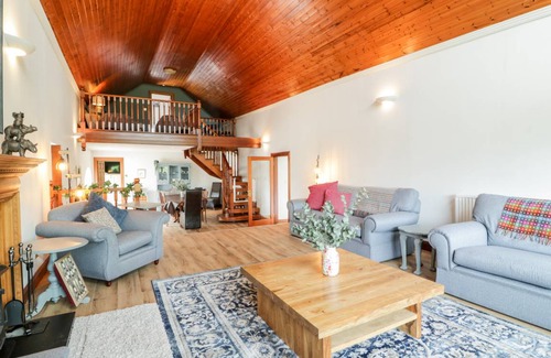 Falkirk Cottage | Cabin ∙ 5 bedrooms ∙ 10 guests
