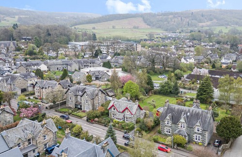 Aberfeldy Cottage | Cabin ∙ 5 bedrooms ∙ 10 guests