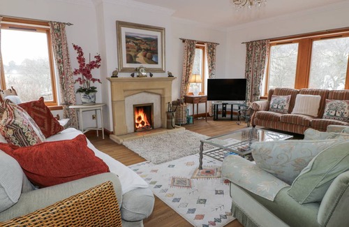 Peebles Cottage | Cabin ∙ 6 bedrooms ∙ 12 guests