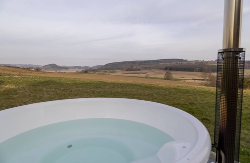 Munlochy Cottage | Cabin ∙ 9 bedrooms ∙ 16 guests