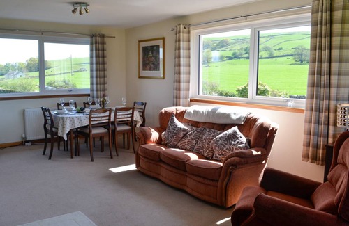 Thornhill Cottage | Cabin ∙ 2 bedrooms ∙ 4 guests
