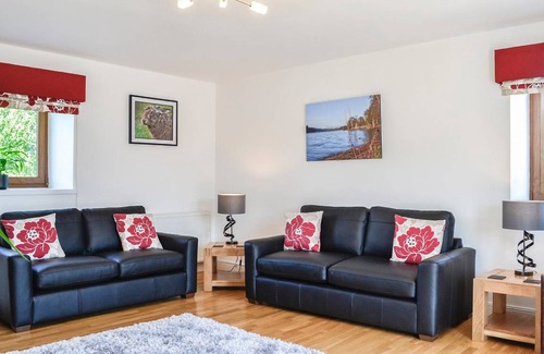 Castle Douglas Cottage | Cabin ∙ 3 bedrooms ∙ 6 guests