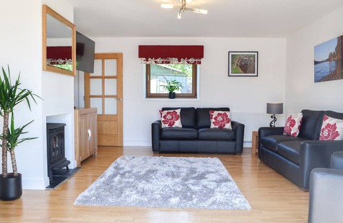 Castle Douglas Cottage | Cabin ∙ 3 bedrooms ∙ 6 guests