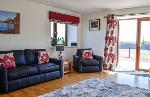 Castle Douglas Cottage | Cabin ∙ 3 bedrooms ∙ 6 guests