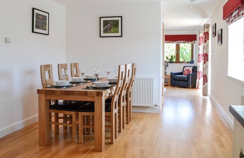 Castle Douglas Cottage | Cabin ∙ 3 bedrooms ∙ 6 guests