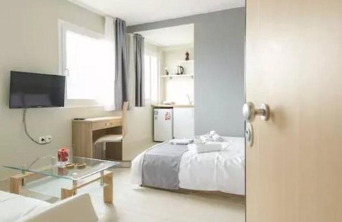 Thessaloniki City Centre Apartment | Caravanserai Studio 1