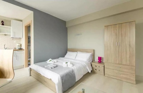 Thessaloniki City Centre Apartment | Caravanserai Studio 1