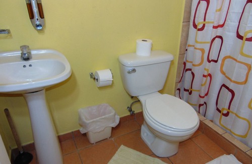 Pavas Bed & Breakfast | Casa Lima B&B Deluxe Room #7