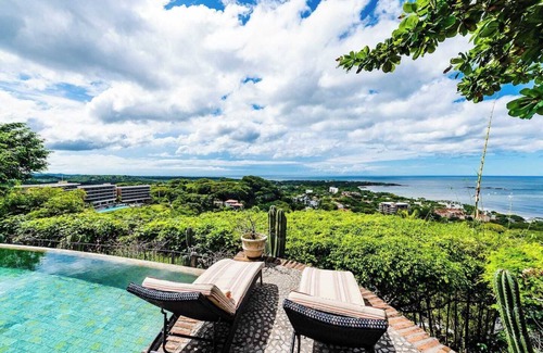 Tamarindo House | Casa Pipilacha♛Impressive Ocean view♛ Infinty Edge Pool and ktcn