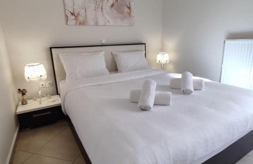 Neos Kosmos Apartment | Central & Comfortable, with Acropolis view
