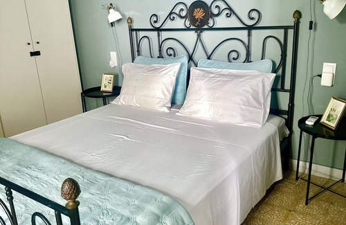 Heraklion House | Charming comfortable accommodation with private patio a few steps from center