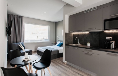 Kinosargous Apartment | Classy 1BR Apartment at WYZ Athens