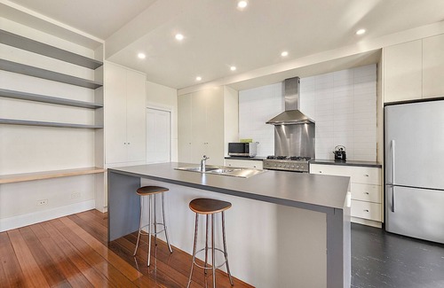 Launceston CBD House | Close to beautiful City Park & a short walk to the CBD