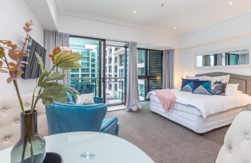 Auckland Central Business District Apartment | Comfortable & Cozy - Newly Furnished 'Quays'