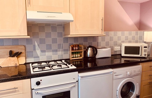Old Town Apartment | Comfortable one-bed apartment situated just off Edinburgh's famous 'Royal Mile'. Sleeps 4.