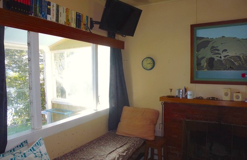 Moetapu Bay Cottage | Cottage on The Beach - Moetapu Bay Bach