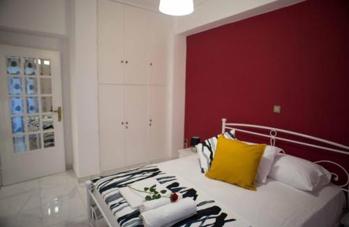 Pasalimani Apartment | Cozy apartment with sea view next to Marina Zeas