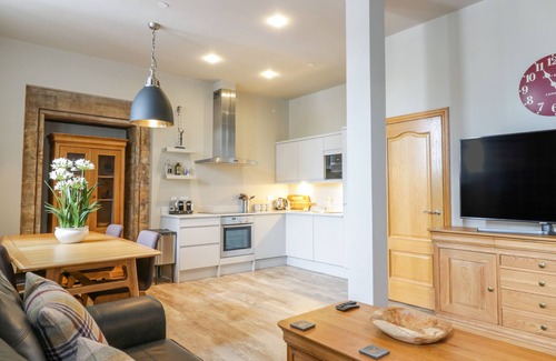 Moffat Apartment | DUPLEX, pet friendly, luxury holiday cottage in Moffat