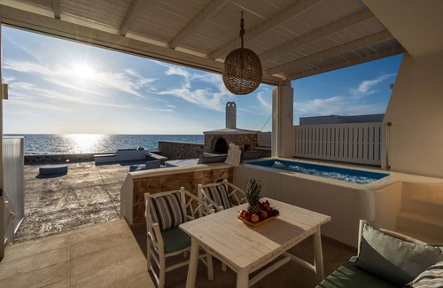 Exomytis Apartment | Elegant Suite With Outdoor Private Hot Tub & Beach Front, Aegean Melody Suites