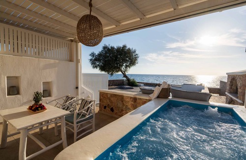 Exomytis Apartment | Elegant Suite With Outdoor Private Hot Tub & Beach Front, Aegean Melody Suites
