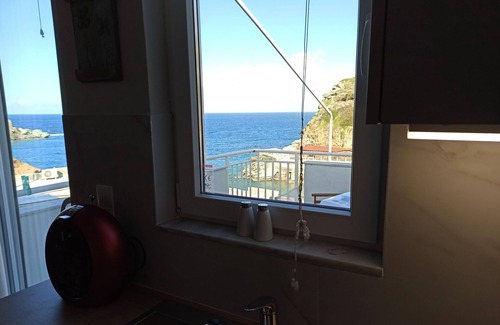 Agia Pelagia Apartment | EXPERIENCE & ENJOY SEA VIEW & SOUND OF THE WAVES (MAISONETTE DIM)